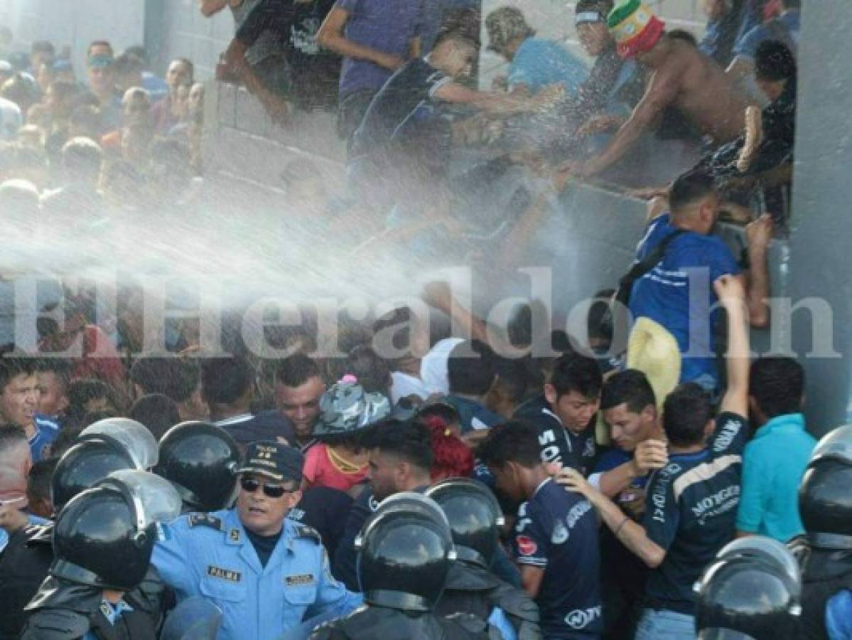 Hermano de víctima en el estadio Nacional: 'Él quería levantar la quinceava copa de su querido equipo'