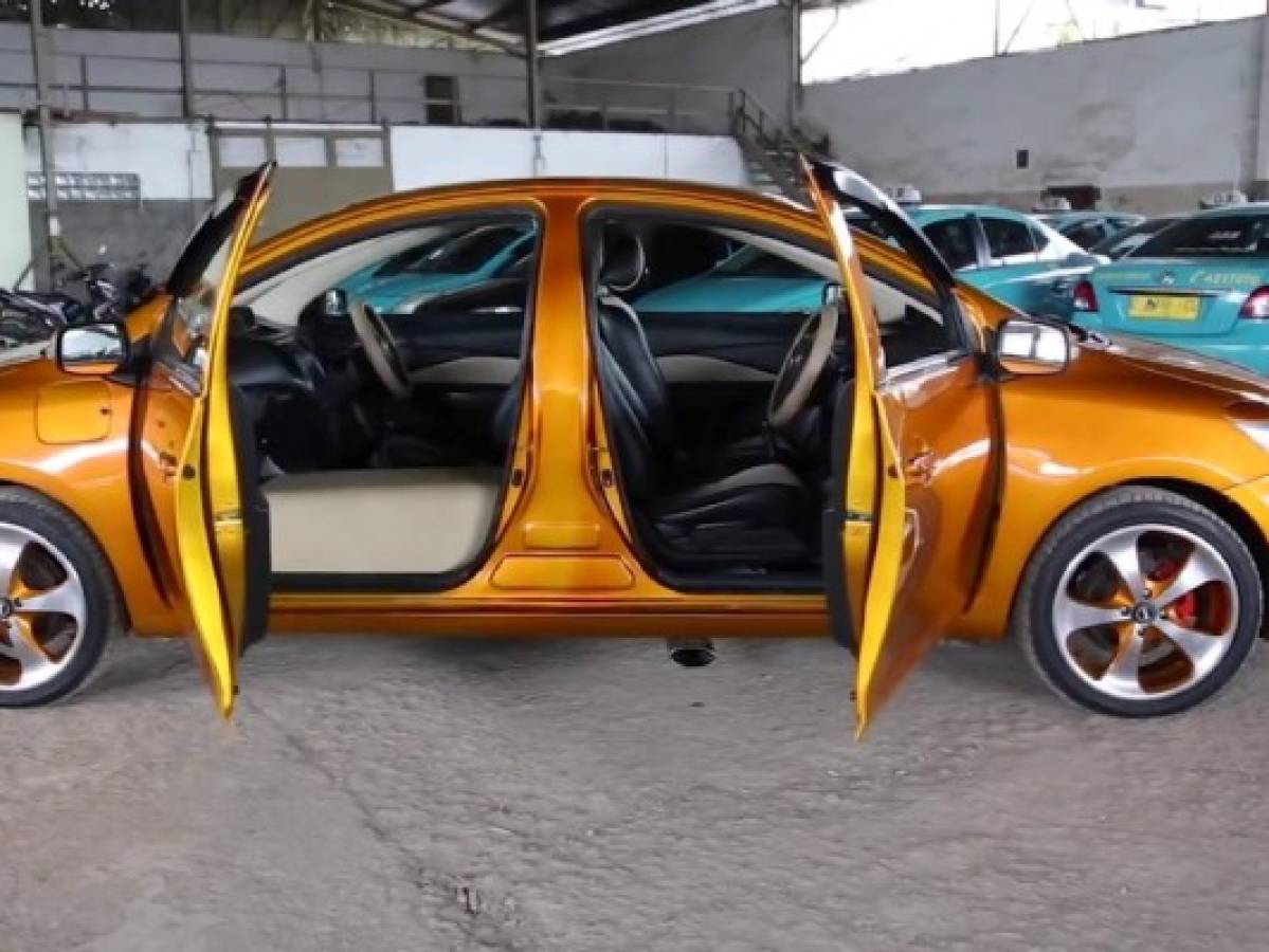 ¡Increíble! Inventan auto con dos partes delanteras de Toyota Limbo