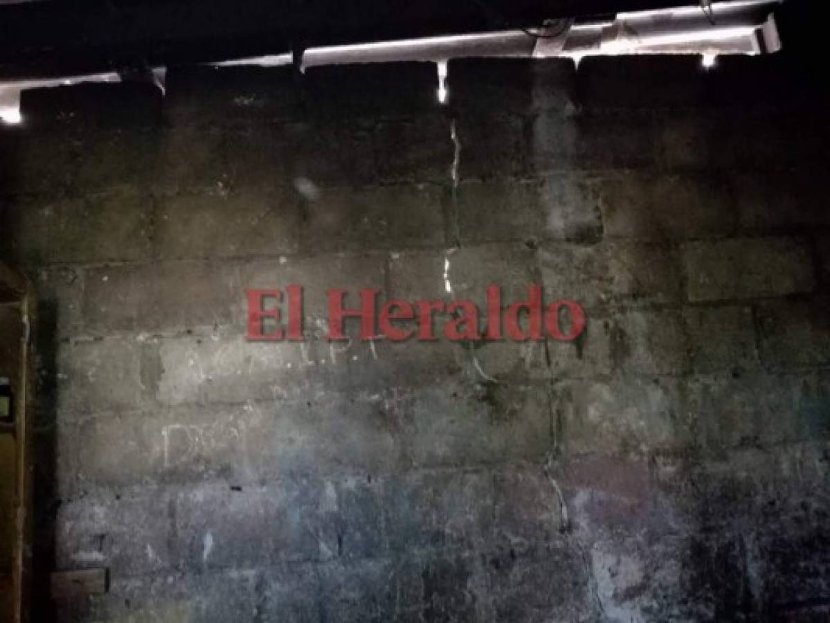 Las paredes se han agrietado y el techo desplomado debido al movimiento del terreno. (Foto: El Heraldo Honduras)