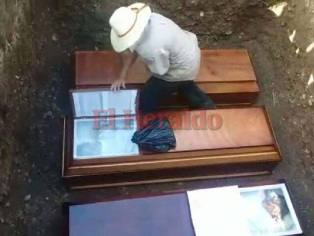 La madre fue sepultada junto a los cuerpos de sus dos hijas de 18 y 10 años de edad en una misma fosa. (Foto: El Heraldo Honduras/ Noticias Honduras hoy)