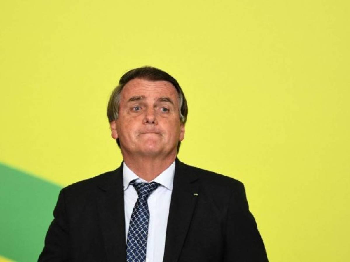 Bolsonaro, con 'mejora clínica' a la espera de definir una posible cirugía intestinal