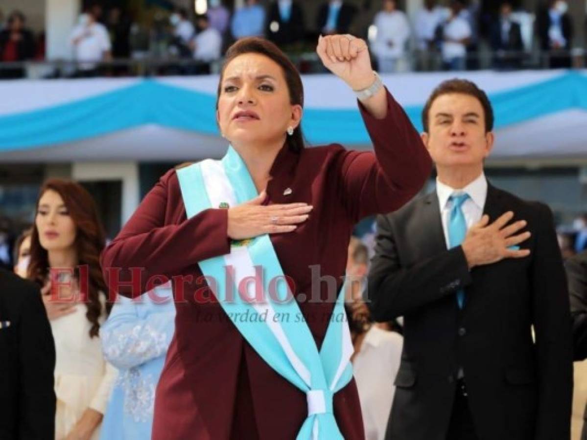 'Esta presidenta no va a doblegarse': Los primeros tuits de Xiomara Castro tras su toma de posesión