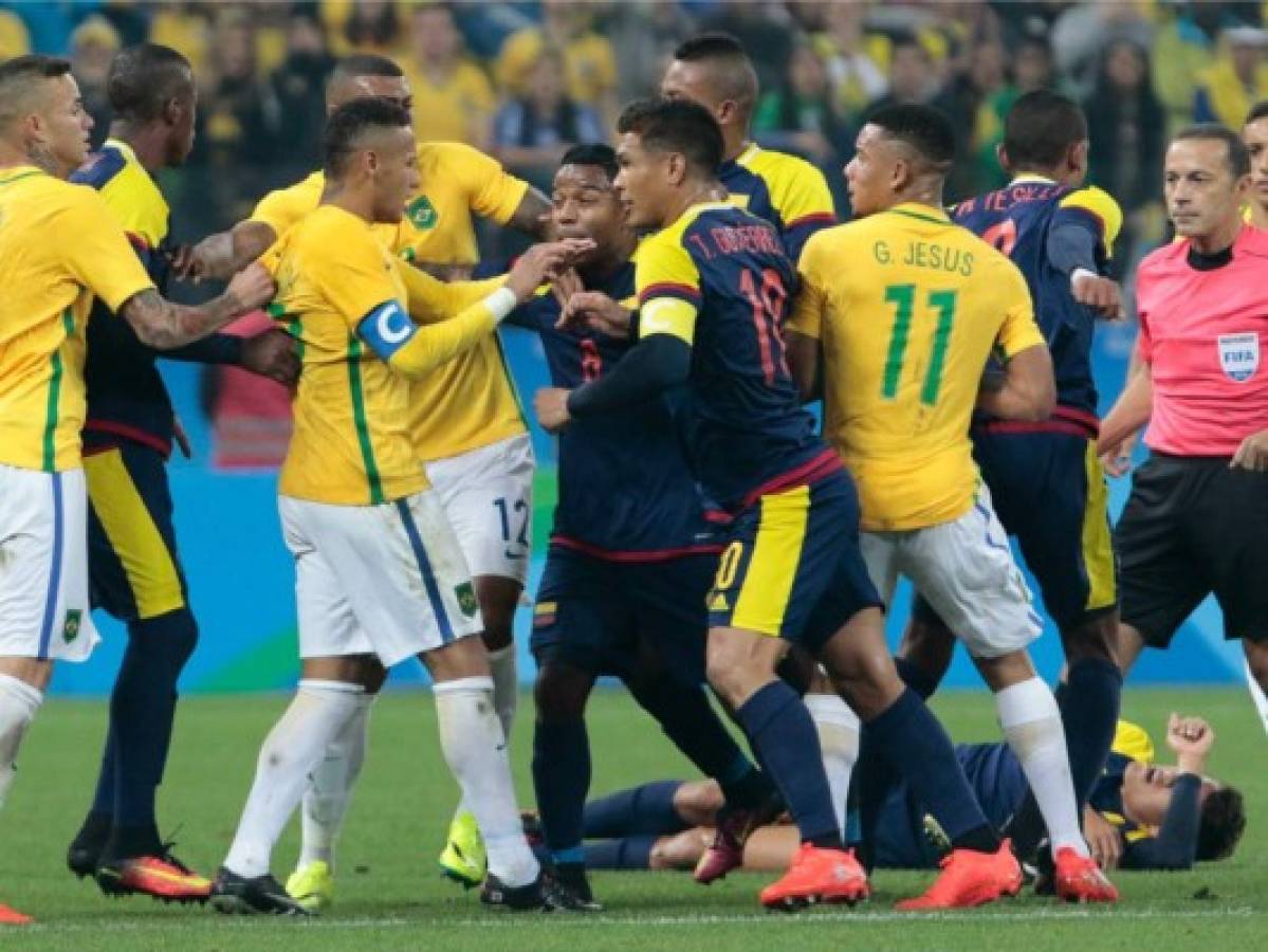 Brasil se regala el pase a semifinales venciendo a Colombia y va por Honduras