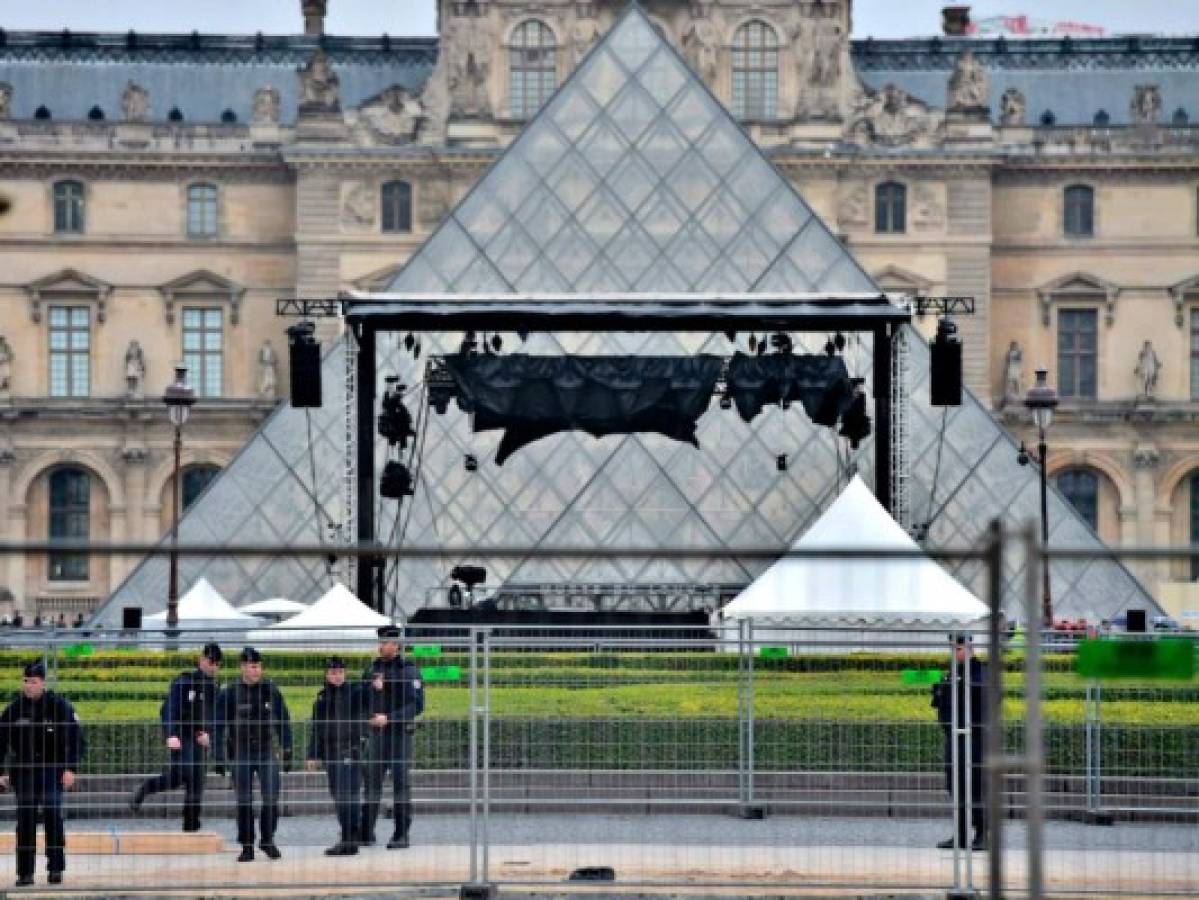 Explanada del Louvre evacuada brevemente tras alerta de seguridad durante presidenciales