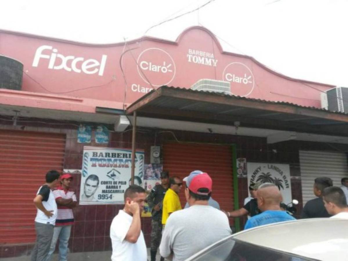 Video registra como antisociales asesinan a dos personas en una barbería