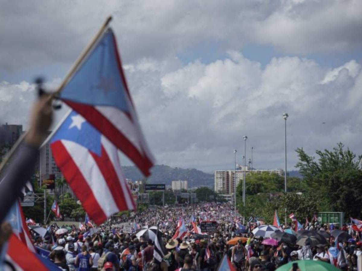 Ordenan registro al gobernador de Puerto Rico por escándalo de 'chatgate'