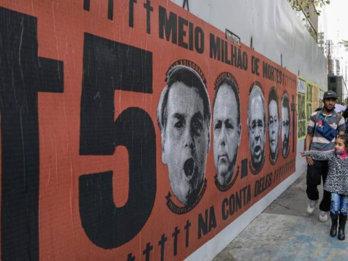 Protestan contra Bolsonaro al superar Brasil 500,000 muertes  