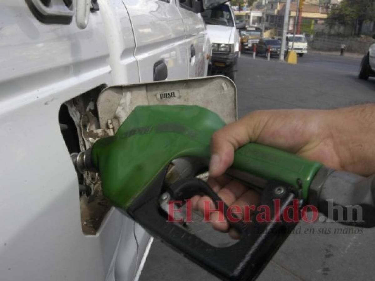 Los combustibles subirán más de 60 centavos por galón