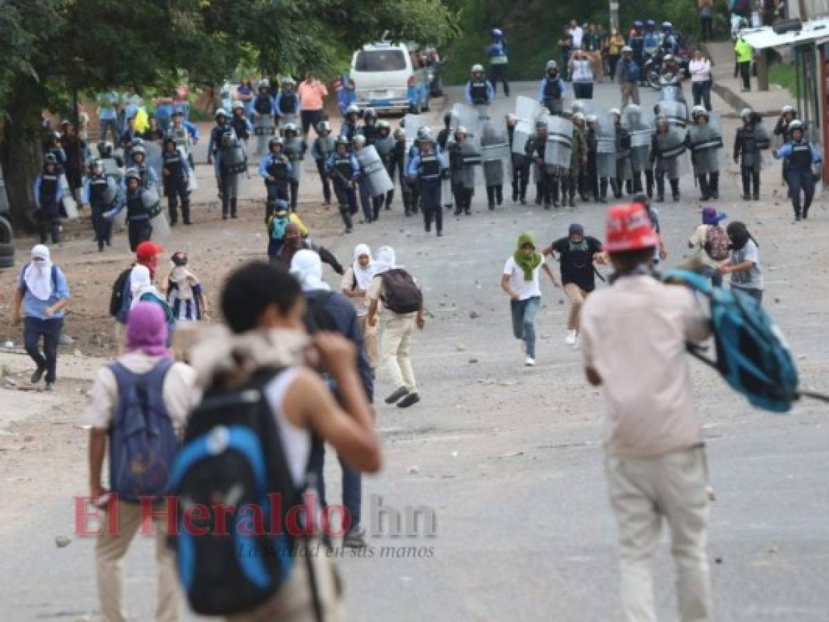 Centros educativos de Honduras que no den clases perderían el año