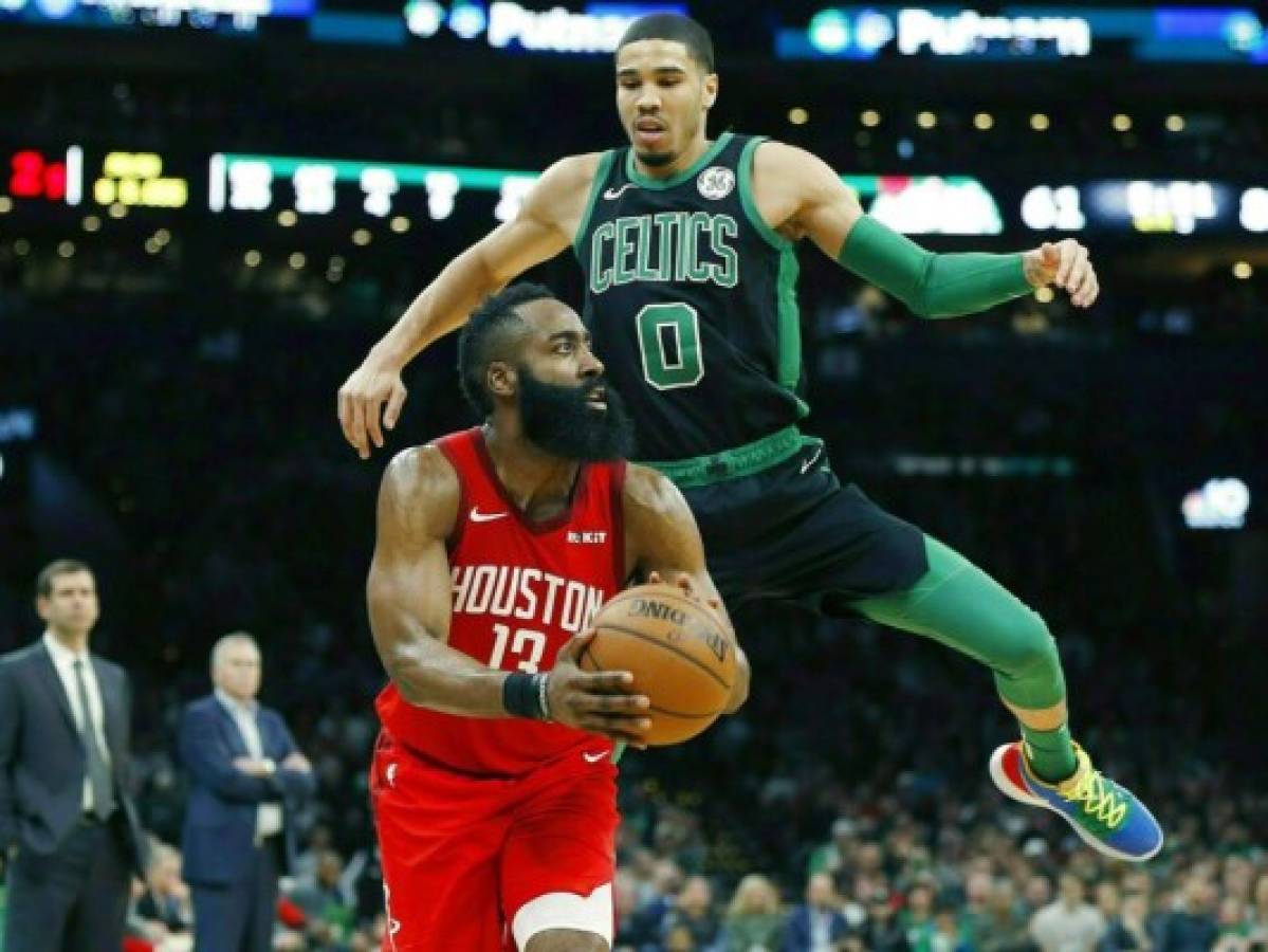 Harden anota 42 puntos y Rockets vencen 115-104 a Celtics