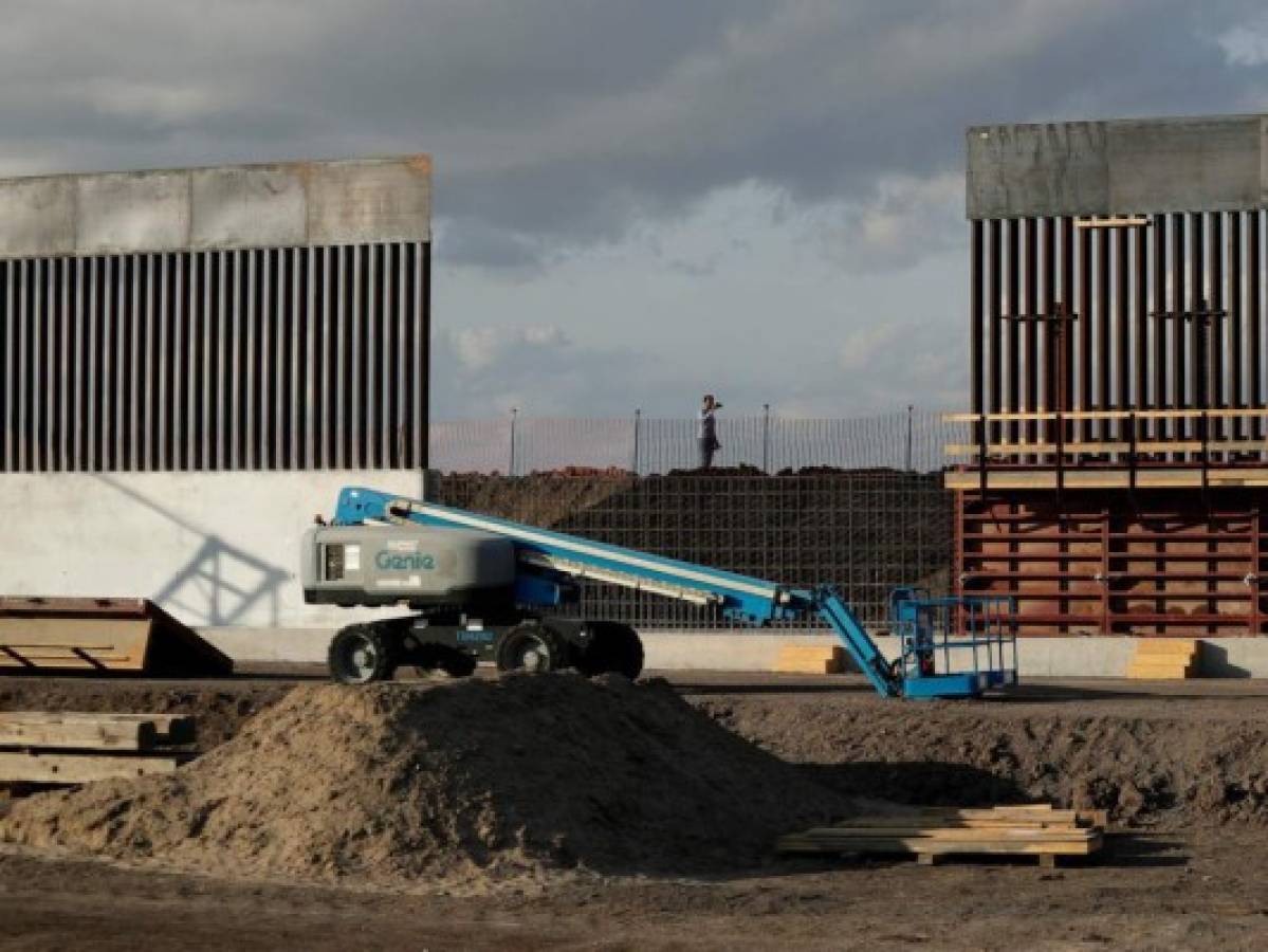 EEUU suspende leyes para acelerar la construcción del muro