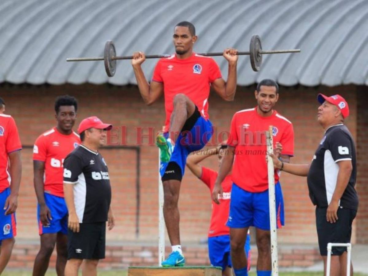 Jerry Bengtson se reincorporó a los entrenamiento de Olimpia   