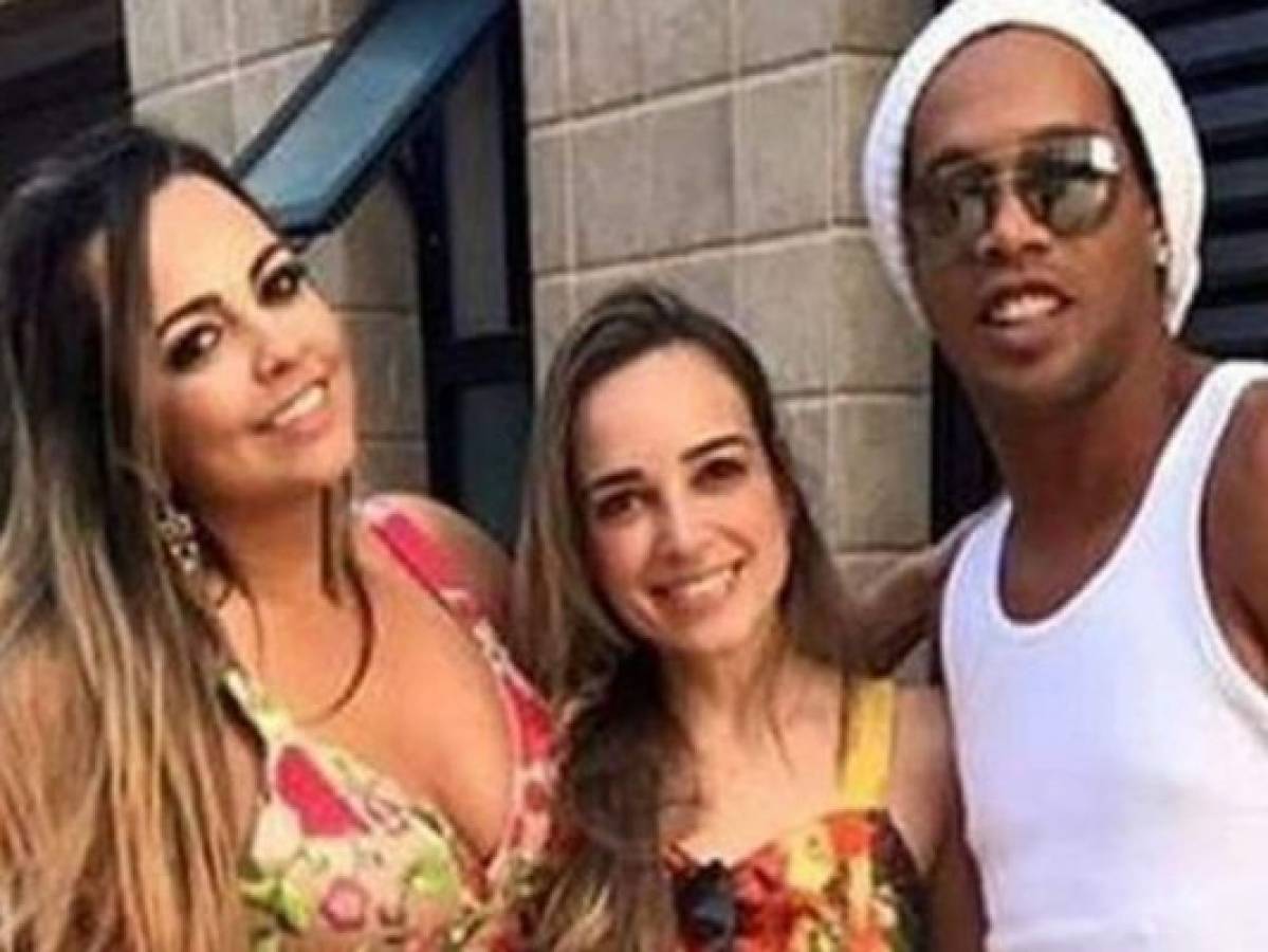 Ronaldinho se casará con sus dos novias