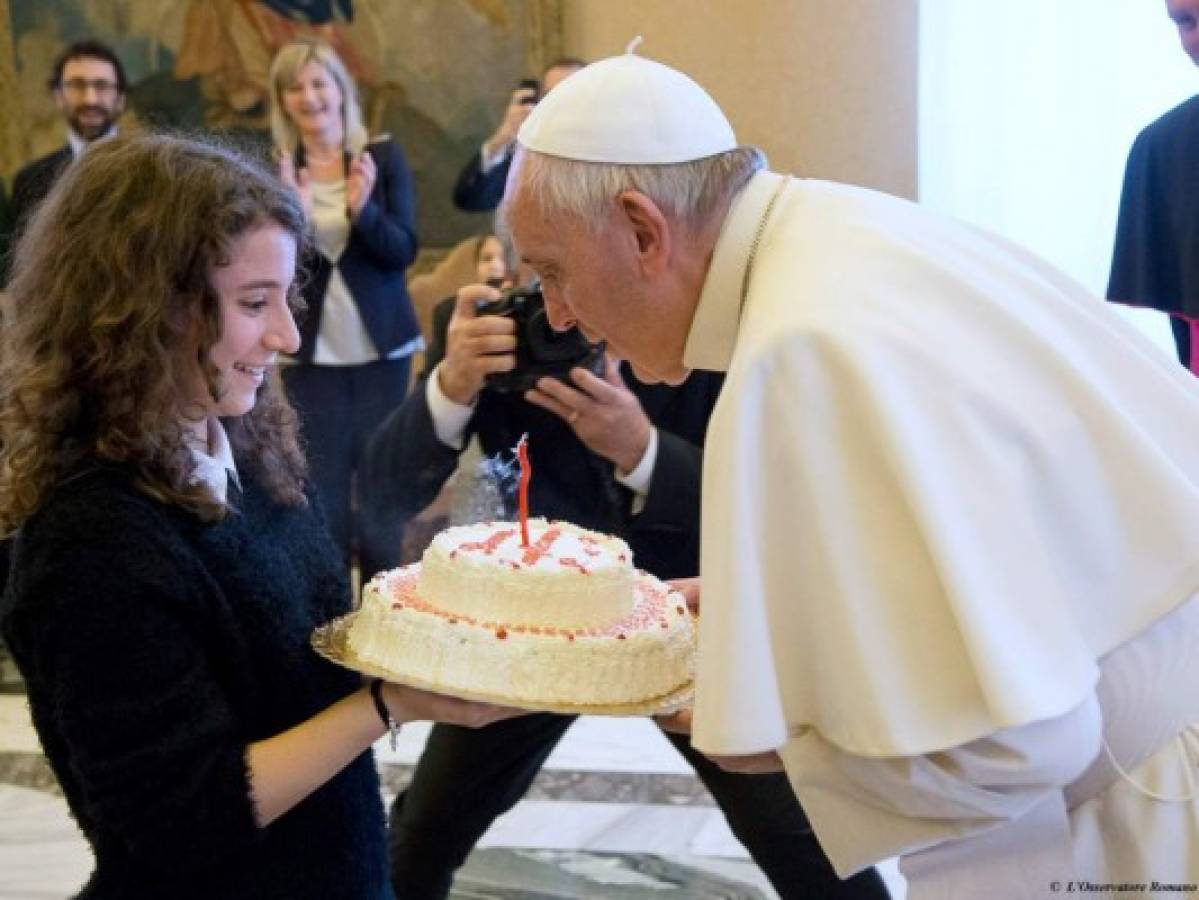 El papa Francisco cumple 79 años, entre críticas y elogios