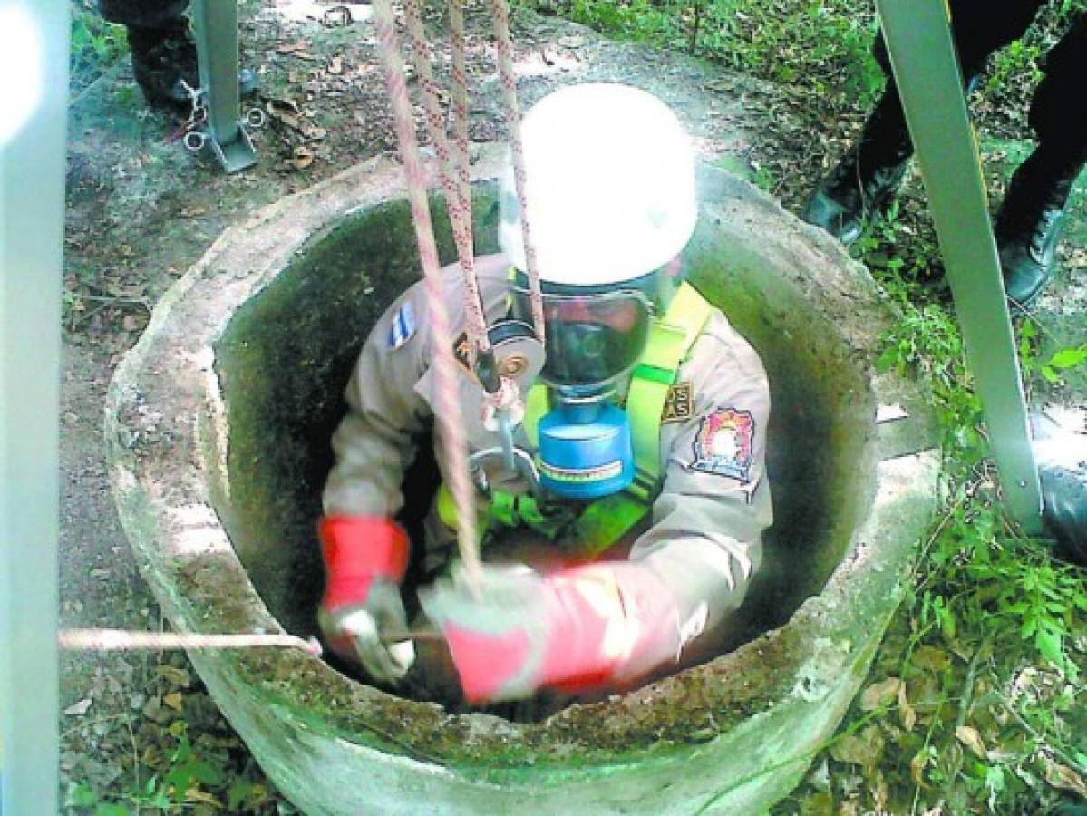 Mujer tira a su bebé en pozo malacate