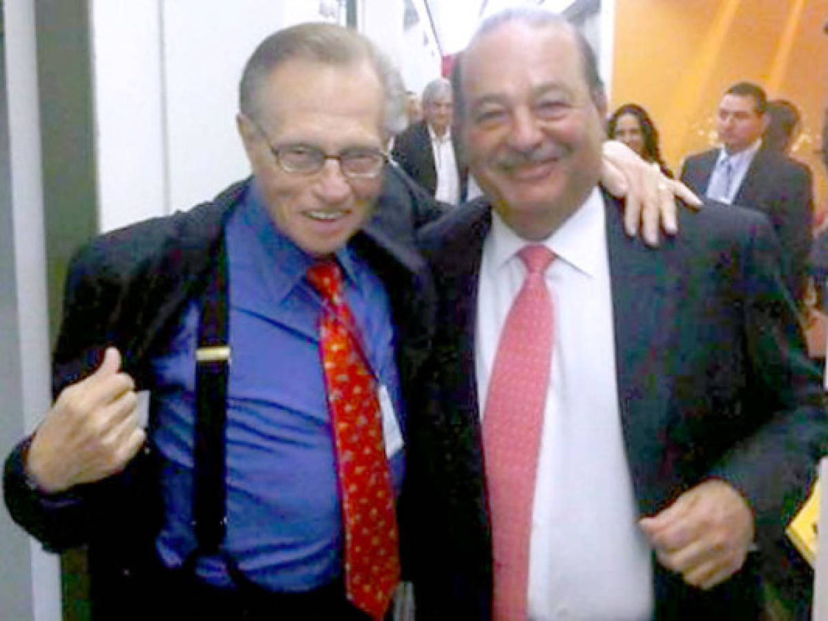 Larry King resucita en TV financiada por el magnate Carlos Slim