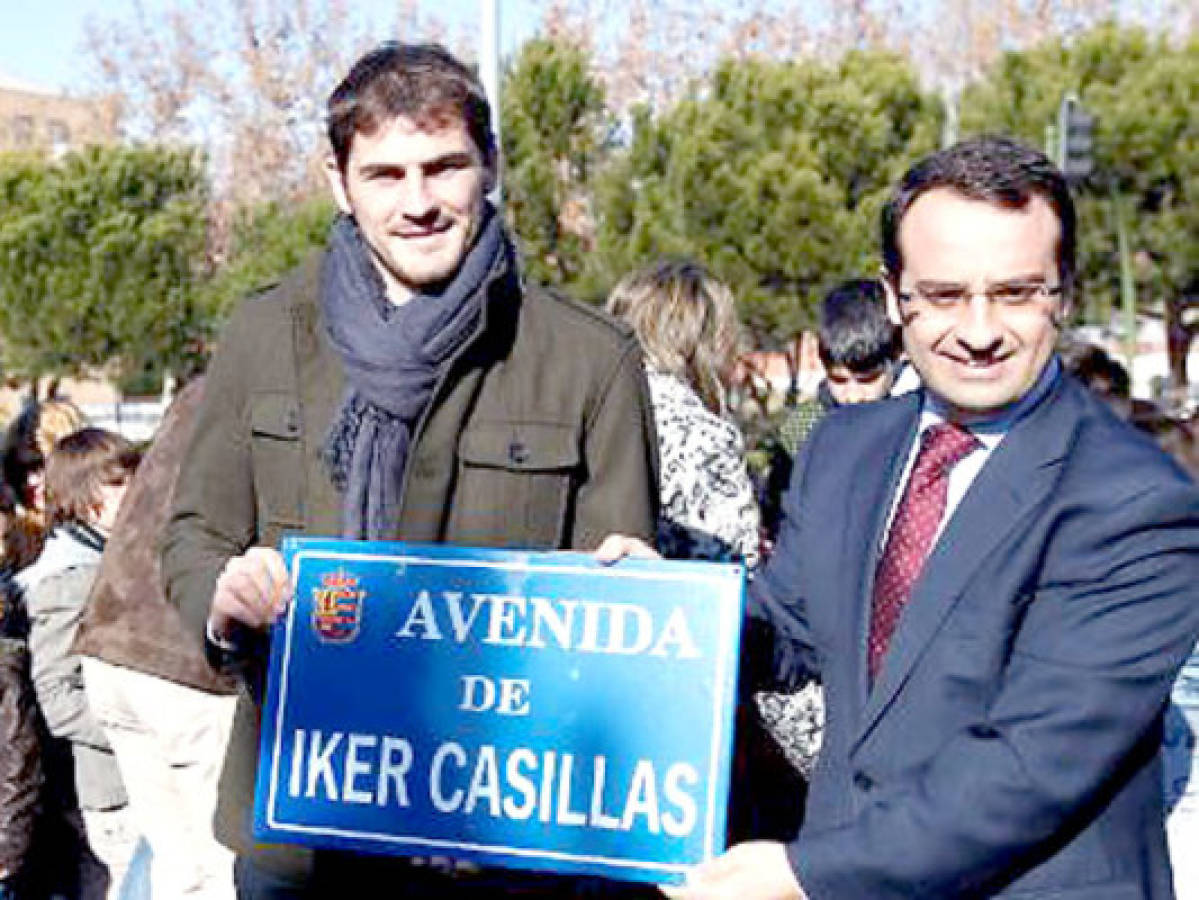 Nombran calle en honor a Iker Casillas