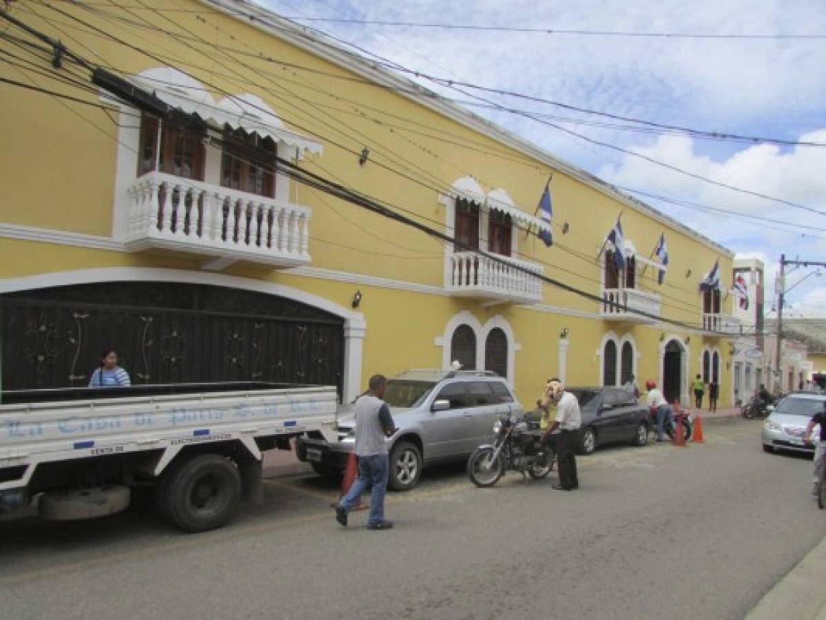 Corporación municipal debe decidir entre el colapso o despidos