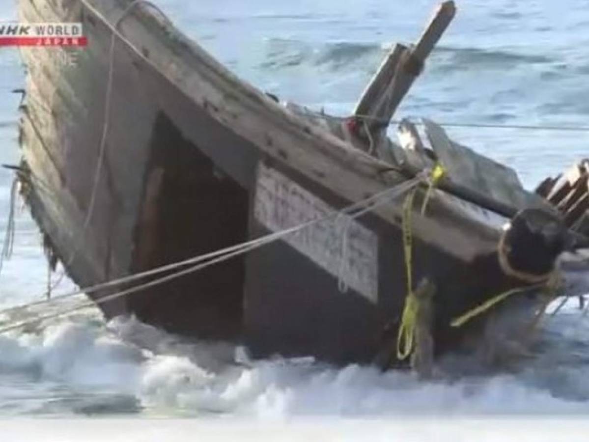 Hallan siete cadáveres en barco fantasma posiblemente norcoreano 