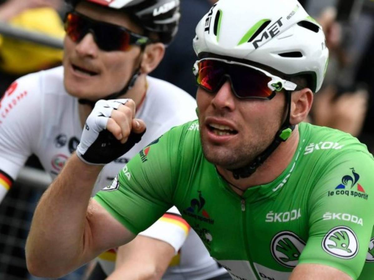 Cavendish gana la tercera etapa, Sagan sigue líder