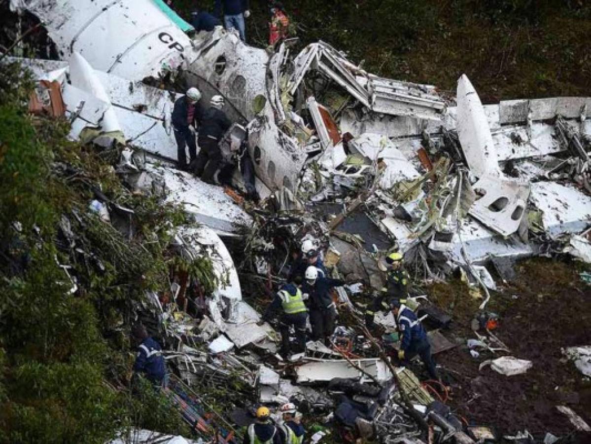 Avión de LaMia tenía combustible limitado, según investigación oficial