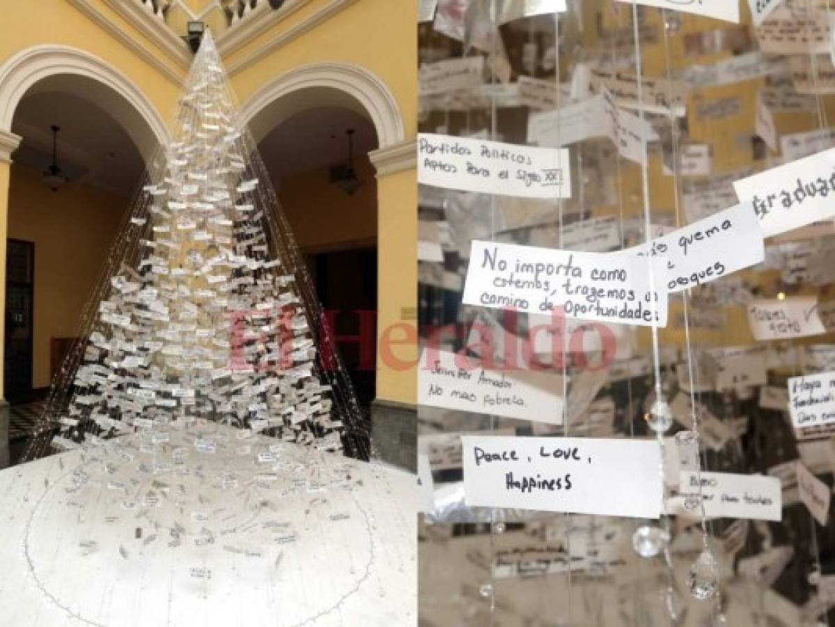 Los deseos que capitalinos plasman en un árbol navideño para 2019   