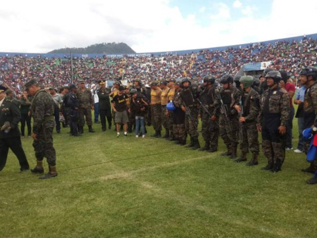 Un salto al vacío para honrar a la patria