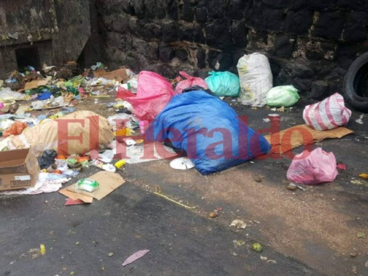 Encuentran a una persona encostalada en el mercado Zonal Belén de la capital de Honduras