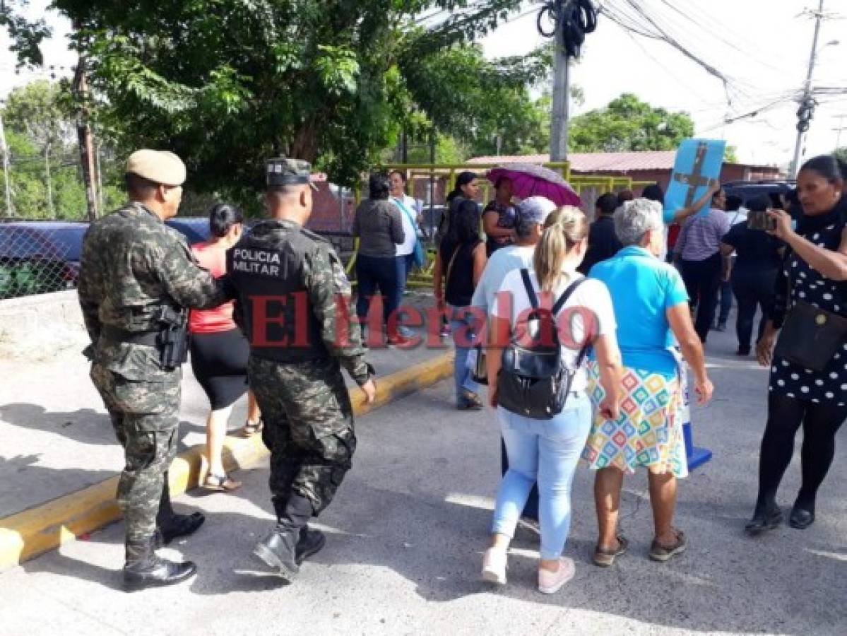 Protestan en las afueras de la CSJ por liberación de José Adolfo Sierra, señalado en caso Pandora