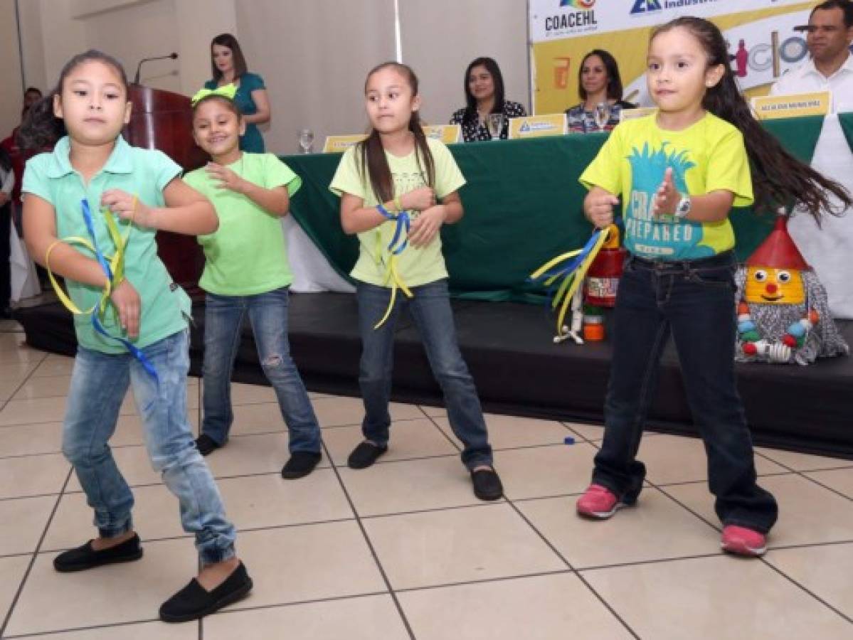 Los amigos de la naturaleza con baile despiden plan verde