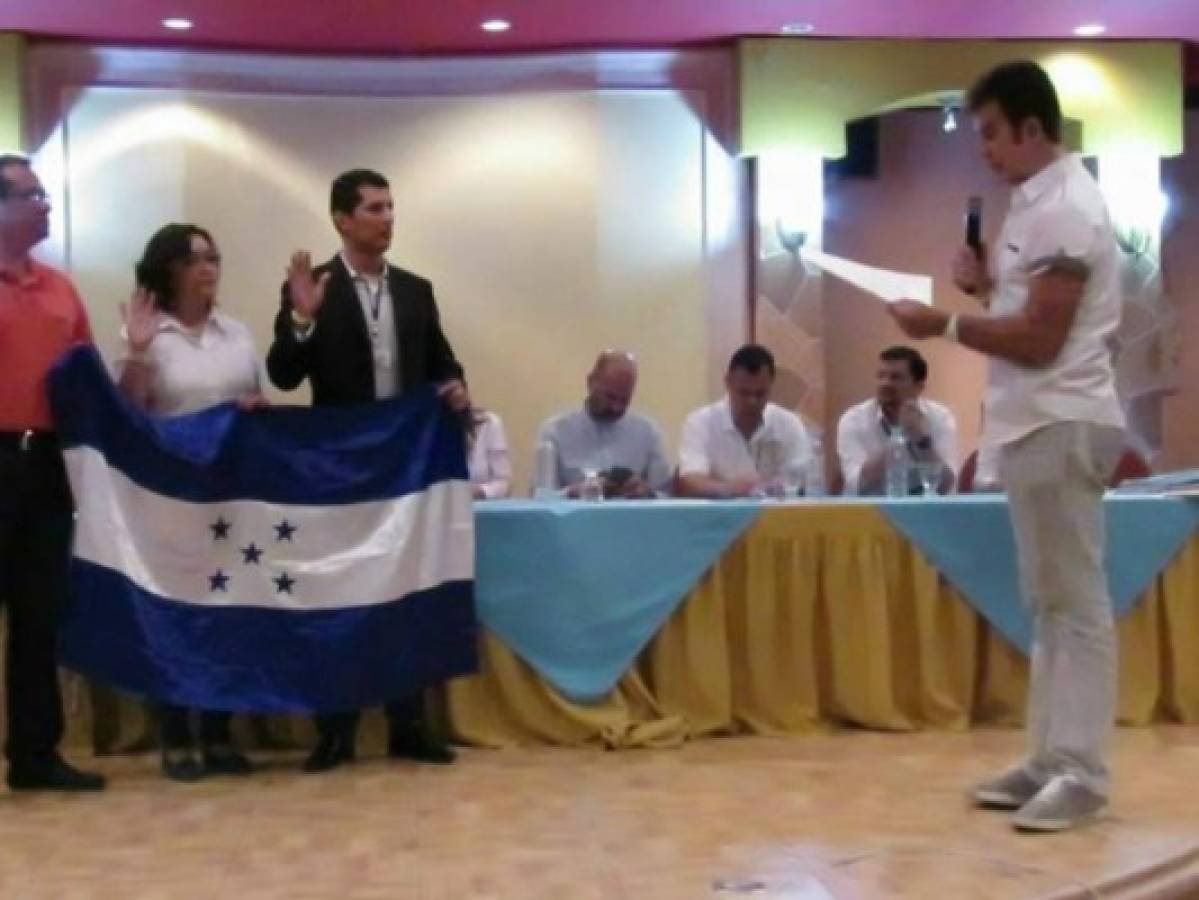 Honduras: Salvador Nasralla juramenta a delegados de su facción en asamblea