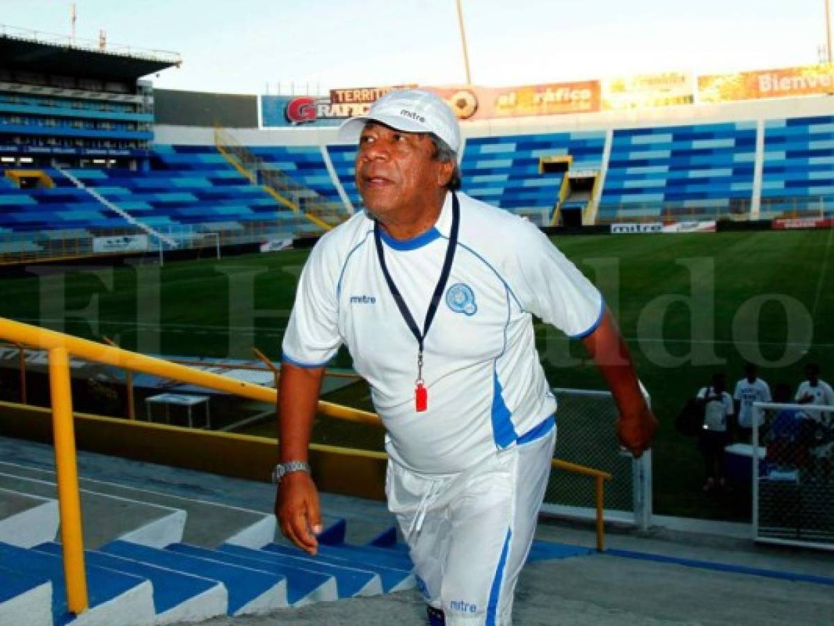 El hondureño Ramón Maradiaga seguirá al mando de la Selección de El Salvador