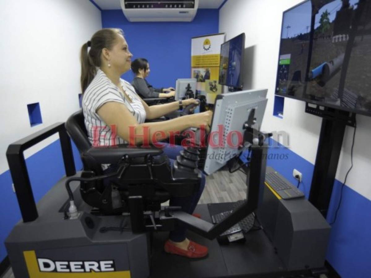 Operadores de maquinaria se forman en centro virtual en la capital de Honduras