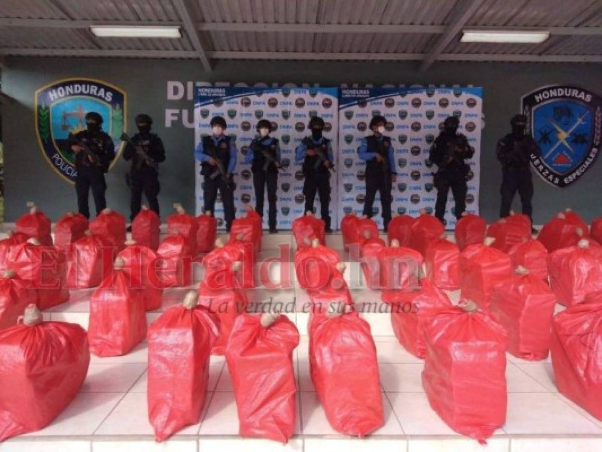 Trasladan a Tegucigalpa 67 fardos de cocaína incautada en Colón