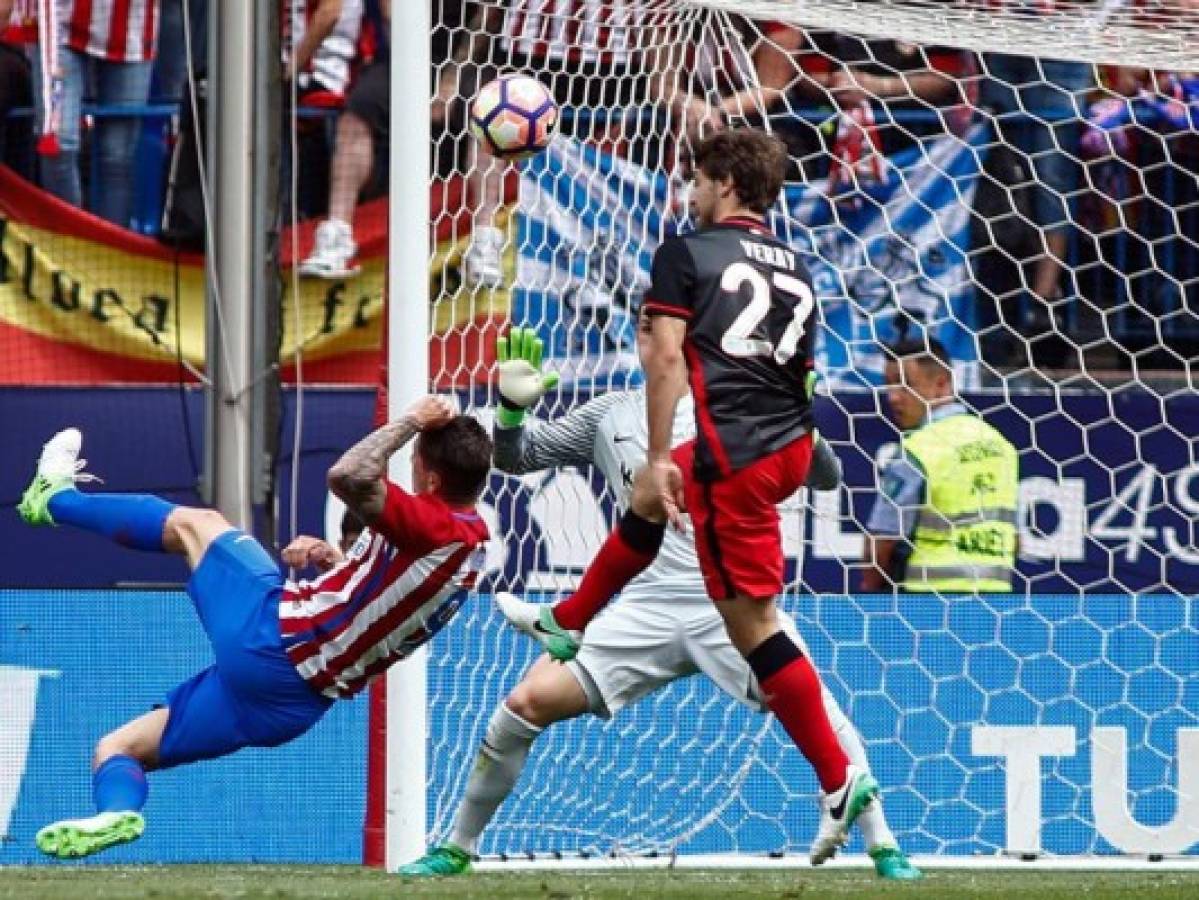 Atlético de Madrid se despide con triunfo del Vicente Calderón, Real Sociedad y Villarreal a Europa League