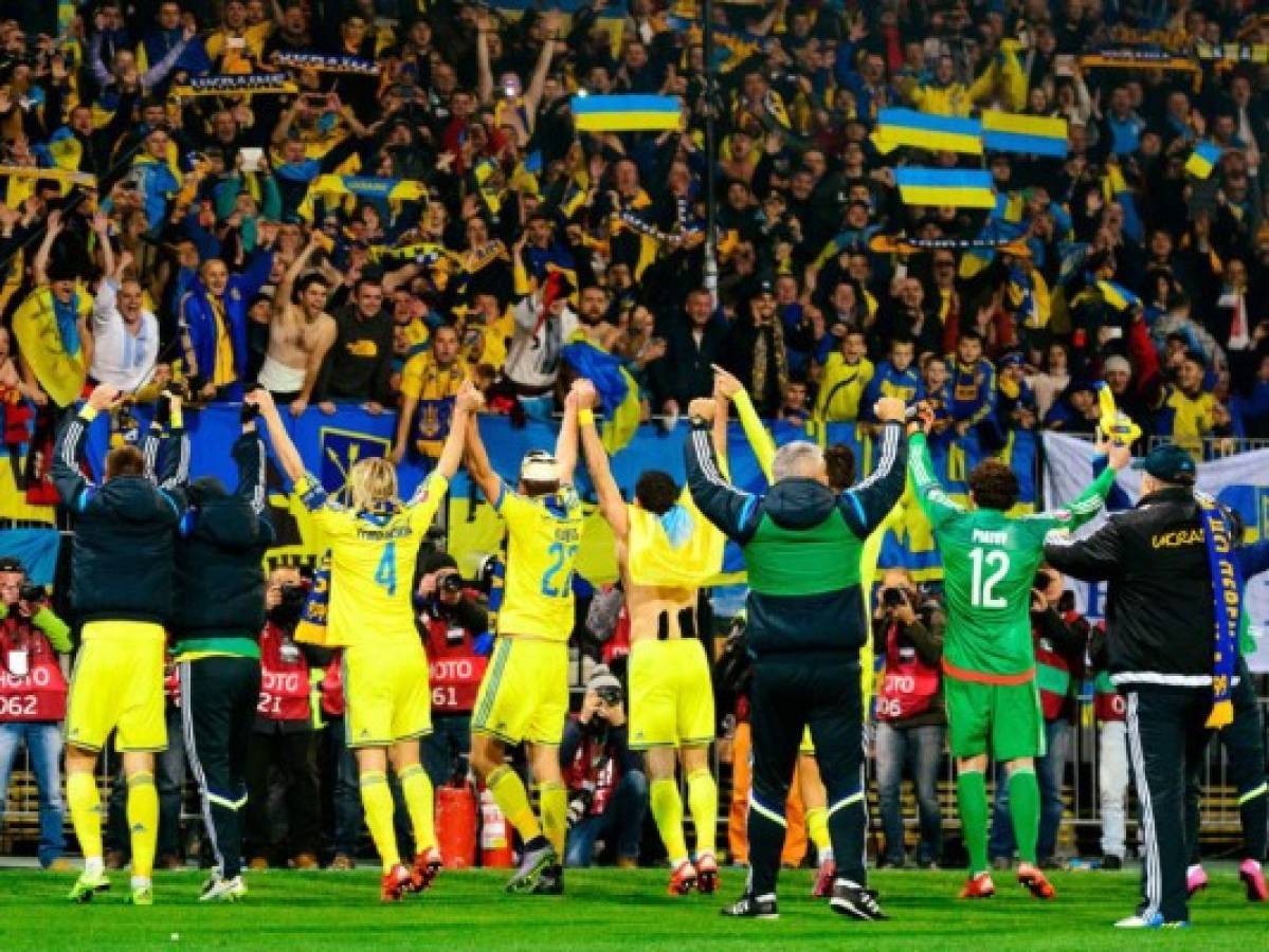 Suecia y Ucrania se clasifican para la Eurocopa 2016  