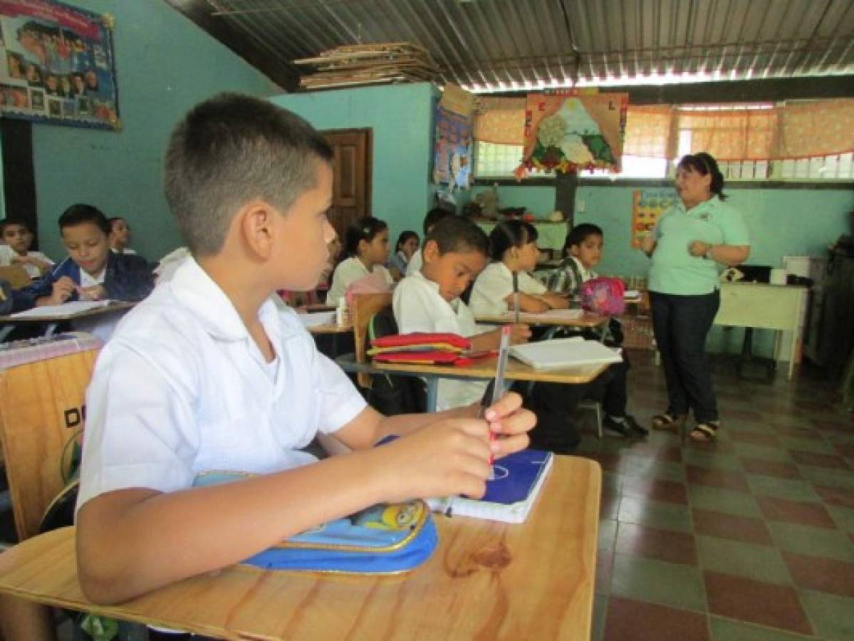 Más de 26 mil niños de 370 escuelas reciben merienda escolar en Danlí, El Paraíso