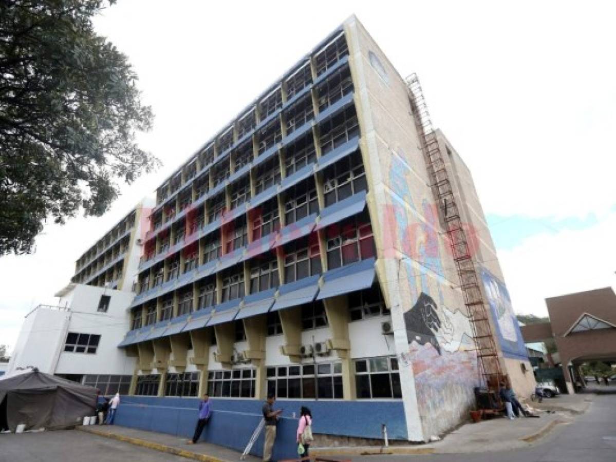 Los empleados del Hospital Escuela Universitario en paro general de labores