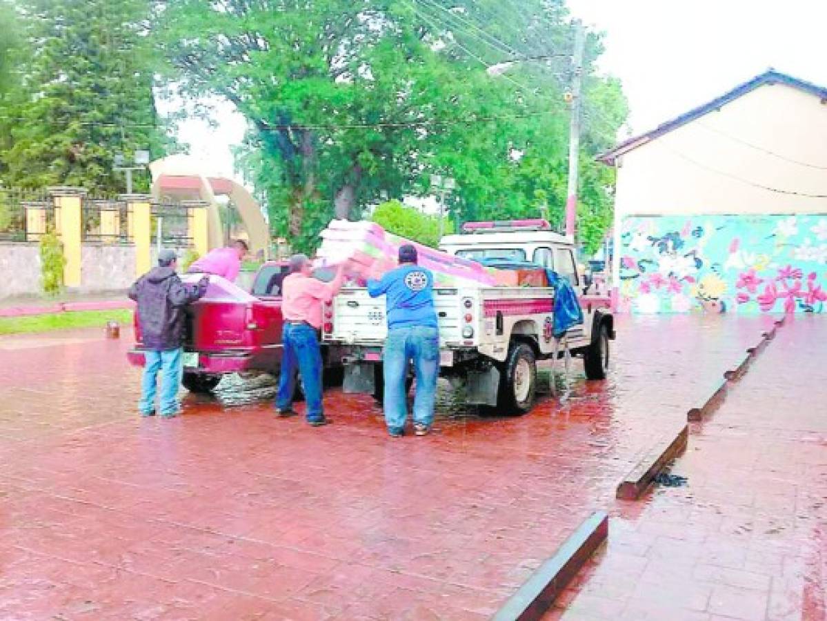 Más de 120 personas afectadas por onda tropical en Comayagua