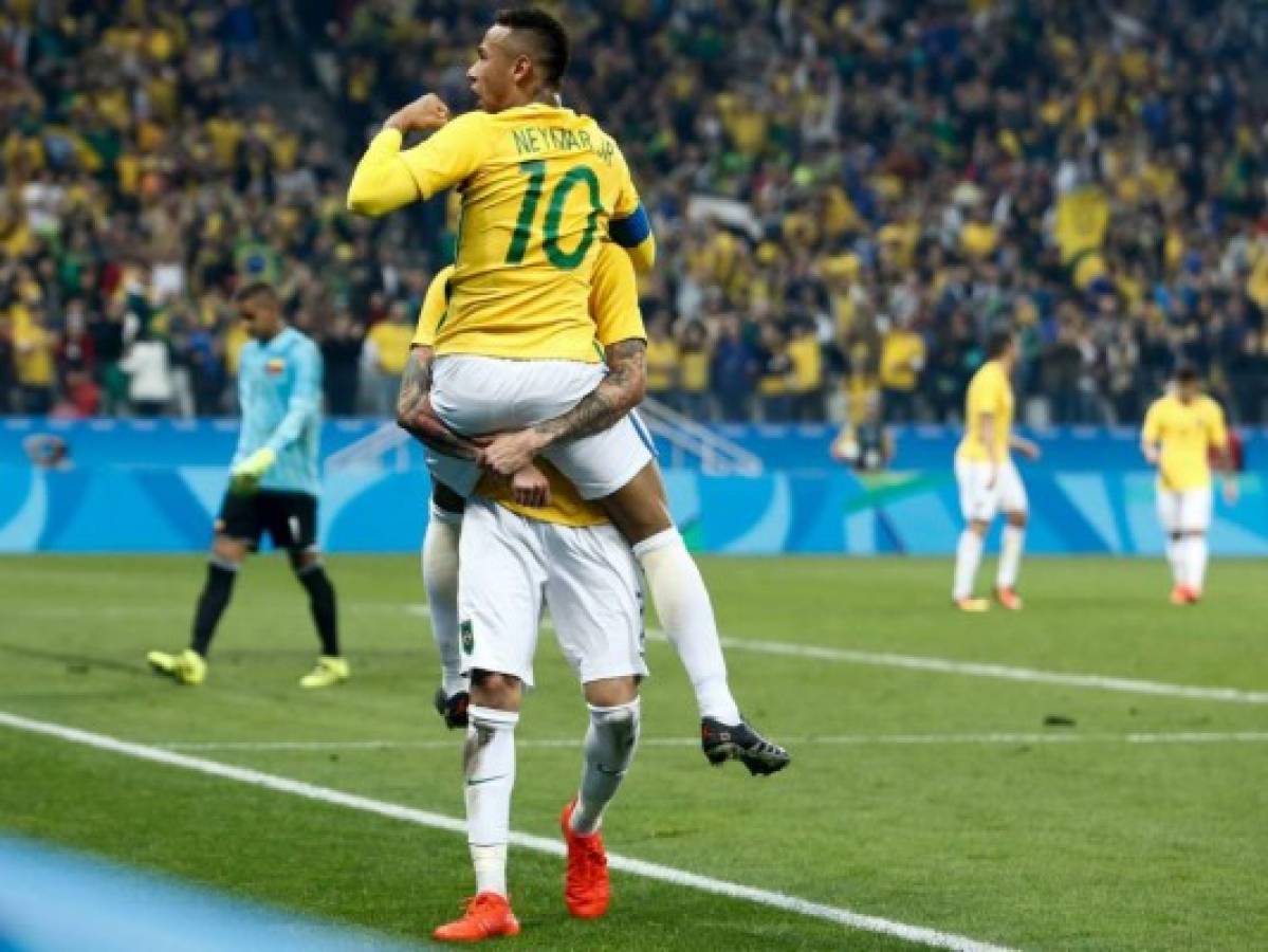 Brasil se regala el pase a semifinales venciendo a Colombia y va por Honduras