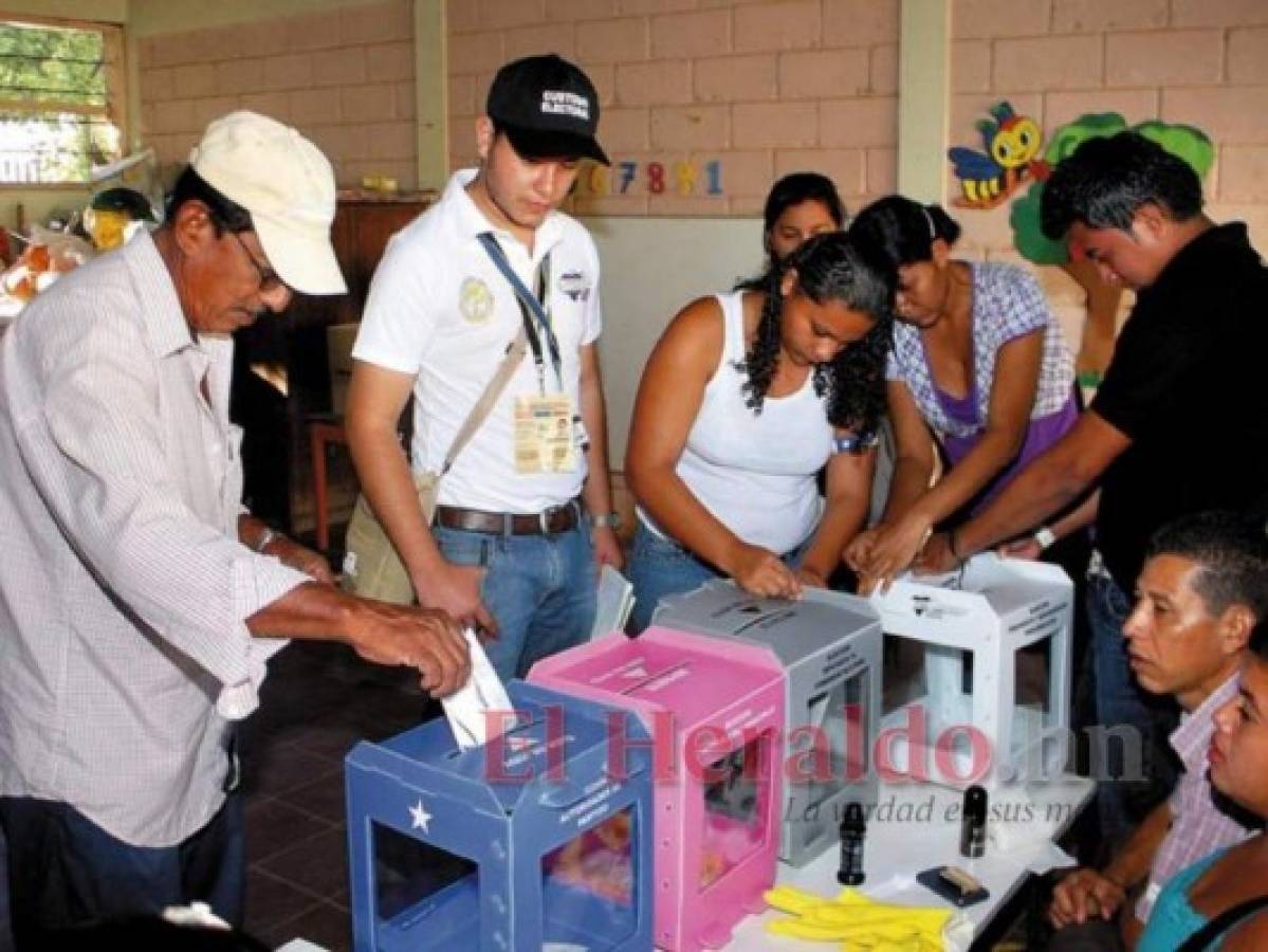 Posturas radicales atrasan dictamen de la ley electoral