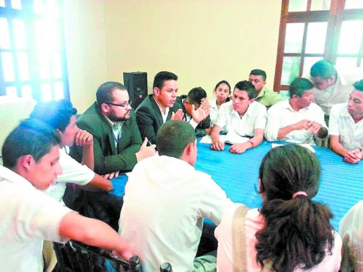 Honduras: Extensión de cinco minutos a cada clase queda suspendida