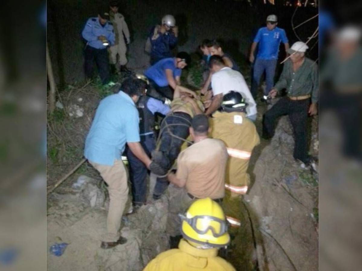 Conductor de rastra se salva de milagro en carretera del Sur de la capital