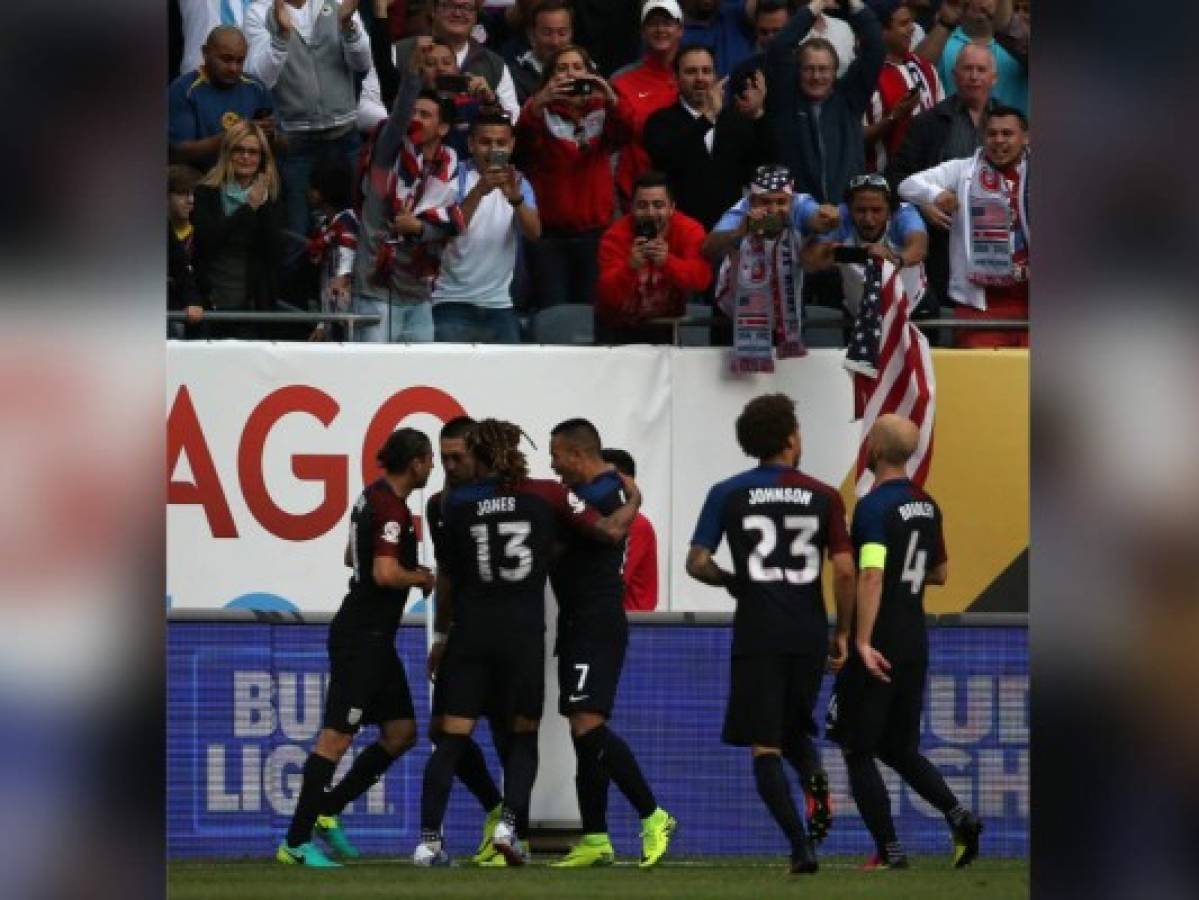 Estados Unidos aplasta 4-0 a Costa Rica y revive en el torneo