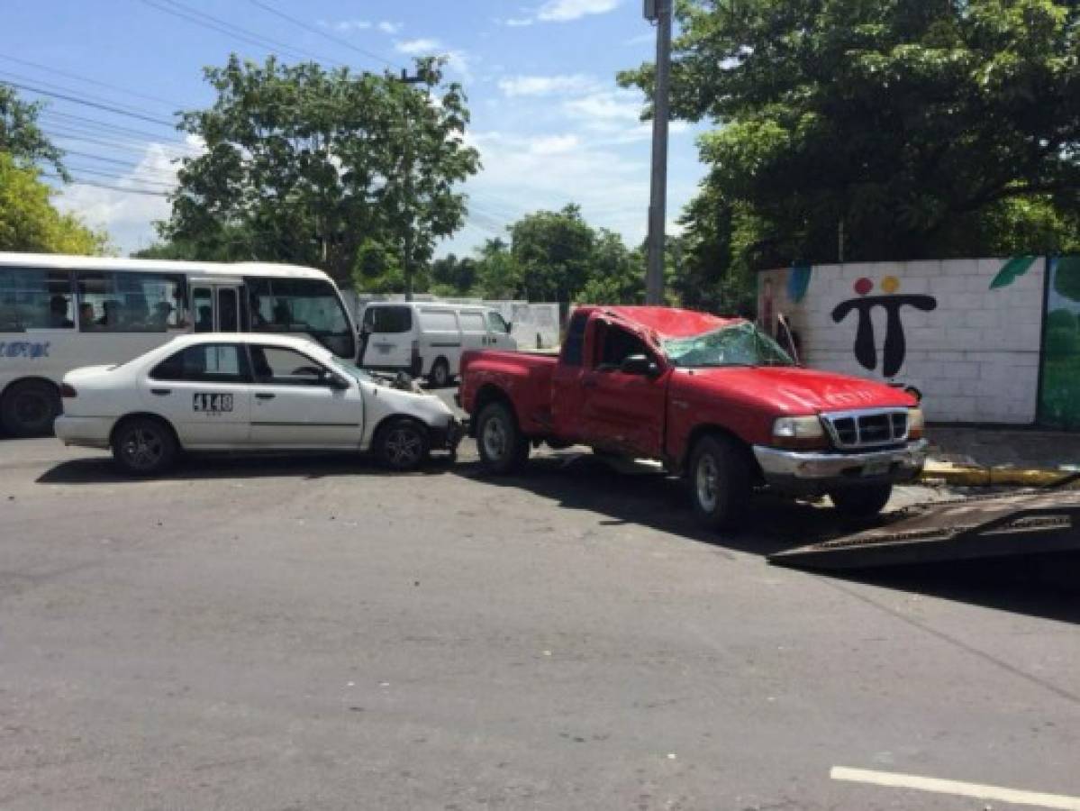 Cuatro personas heridas deja accidente de tránsito en San Pedro Sula