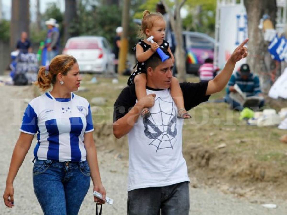 Hondureños vuelven a creer en su equipo y llegan al Olímpico de San Pedro Sula