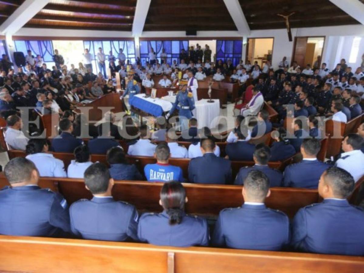 Realizan misa de cuerpo presente del capitán que murió tras que su avión se estrellara en Palmerola