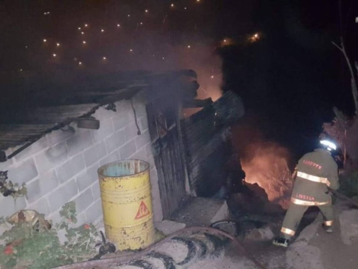 Tres personas mueren carbonizadas tras voraz incendio en una vivienda en la capital