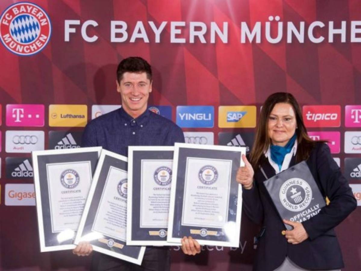 Lewandowski entra en el libro de los récords con sus cinco goles al Wolfsburgo