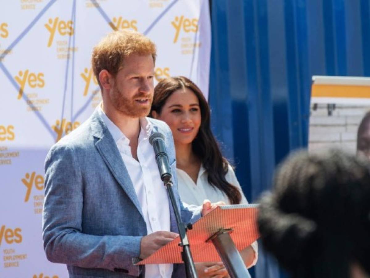 Harry y Meghan Markle denuncian a periódico británico por publicar una carta privada